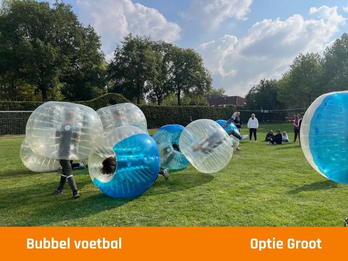 bubbelvoetbal-basisschool-sportdag Bubbelvoetbal tijdens een sportdag op het voortgezet onderwijs