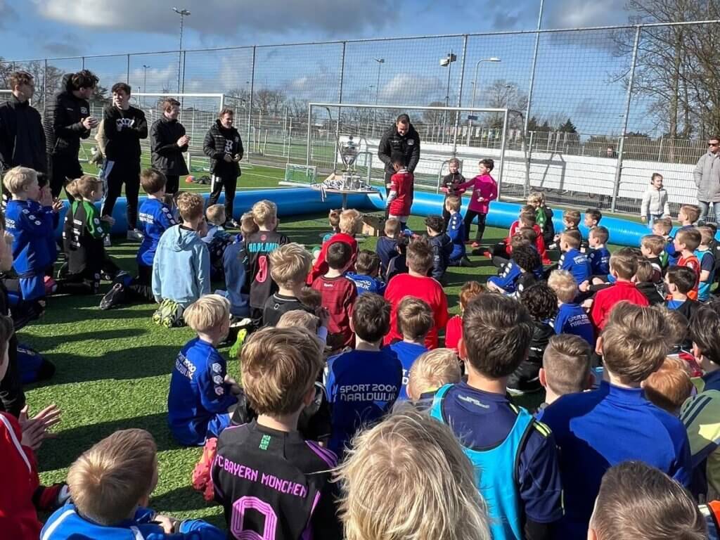 Schoolreisje met sport en spel voor basisschoolleerlingen begeleid door Move For Fun
