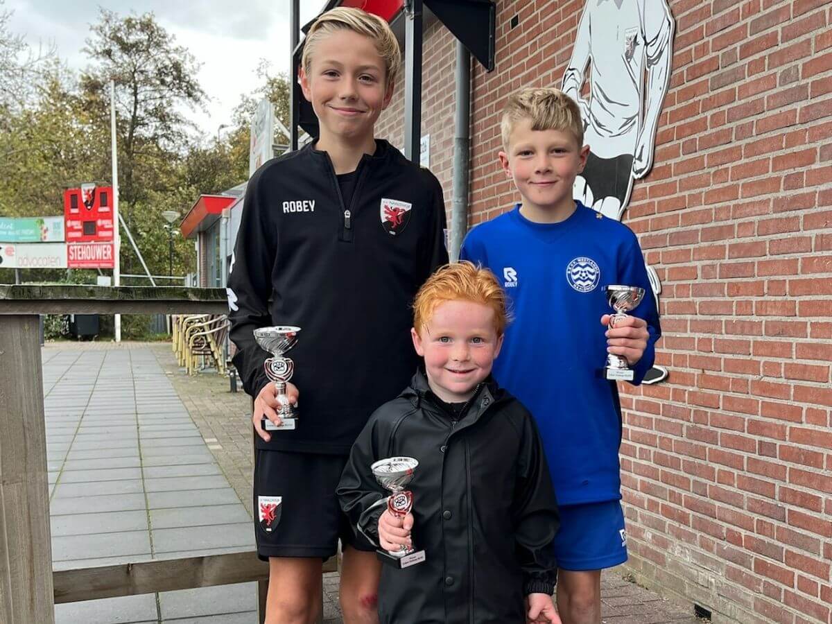 Voetbal trainingskamp in Naaldwijk Voetbal kamp van Move For Fun in de vakantie